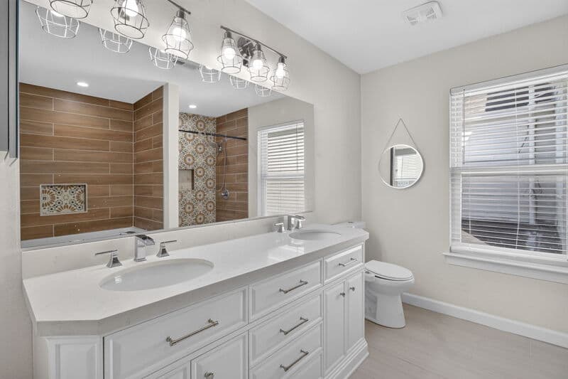 Portsmouth House: 242 Webster Ave