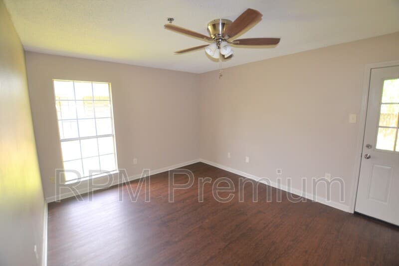 Baton Rouge House: 14835 Central Woods Ave.