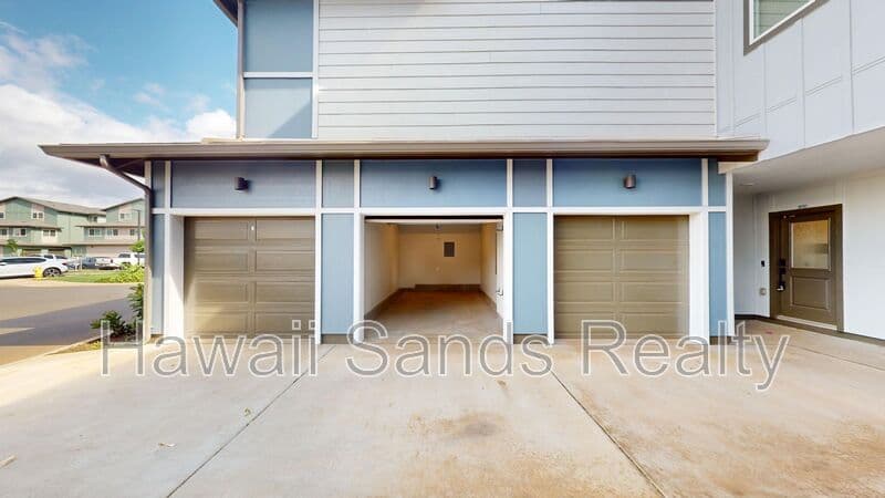 Kapolei House: 91-4099 Hikuono St
