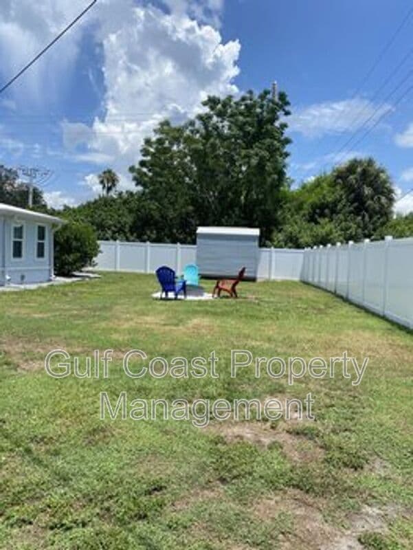 Venice House: 232 Glen Oak Road