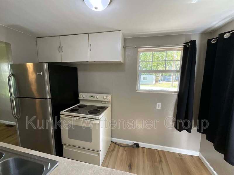 Swansea Condo: 21 Gundlach Place