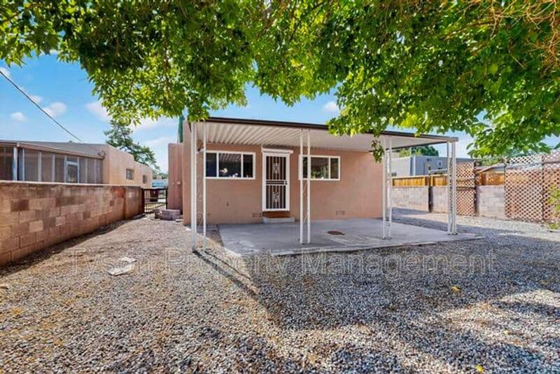 Albuquerque House: 1028 Princeton Dr NE