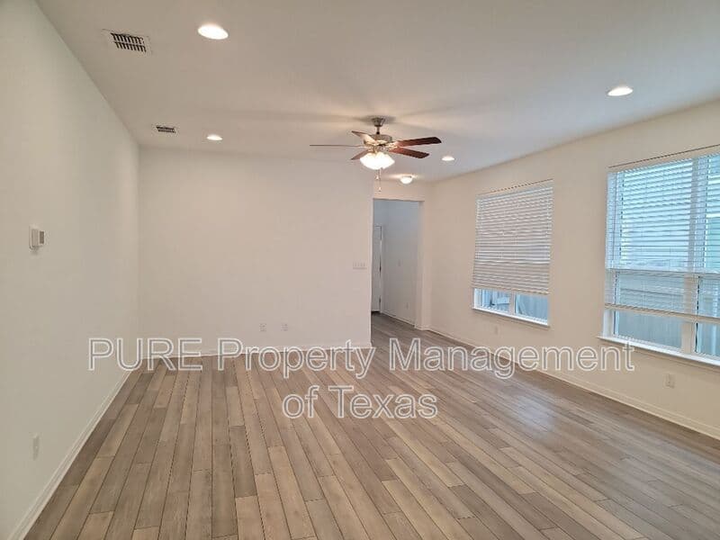 Round Rock House: 3201 College Park Dr