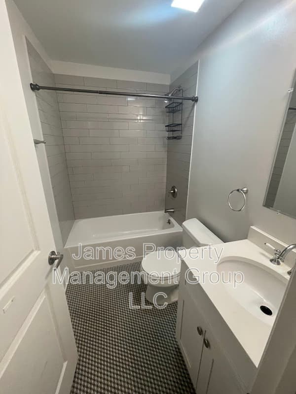 Chicago Condo: 2511 W Cortland St - 1