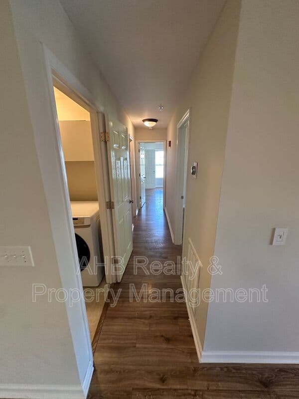 Burlington House: 3471 Forestdale Drive