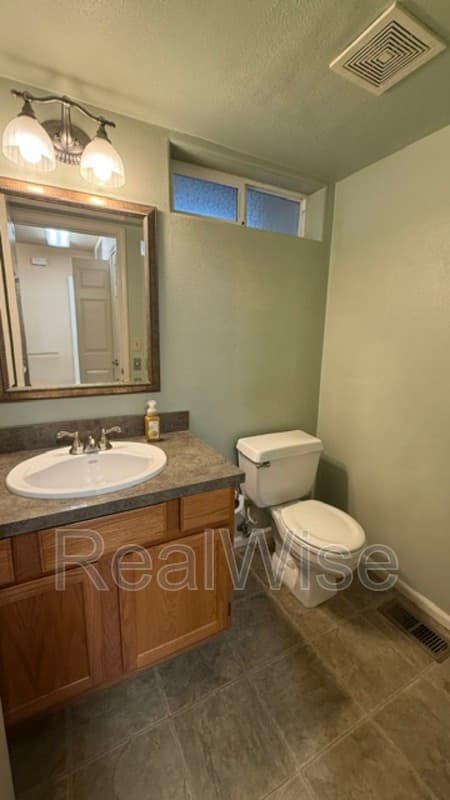Roseburg Condo: 172 NE Rifle Range St