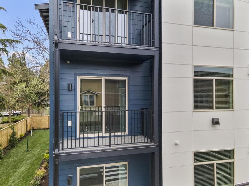 Lakewood Condo: Heron Heights 8931 Gravelly Lake Dr SW - 201