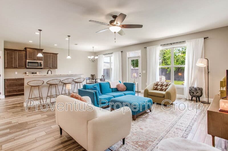Mary Esther House: 215 Green Dr