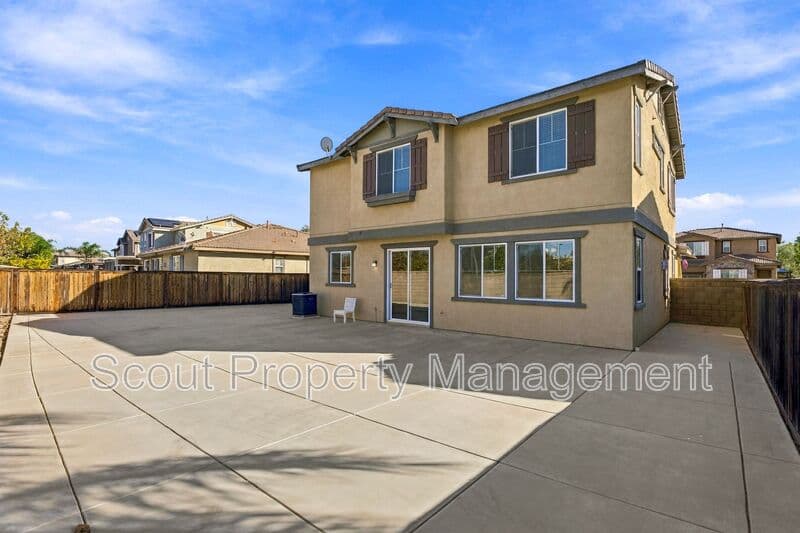 Menifee House: 29128 Rockledge Drive