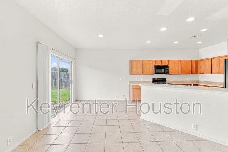 Fresno House: 3310 Jib Ct