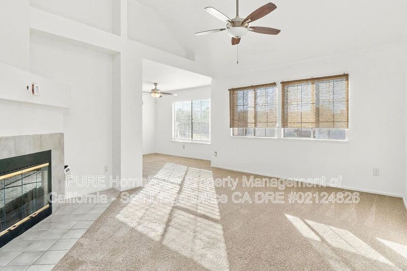 El Cajon House: 12090 Calle de Montana