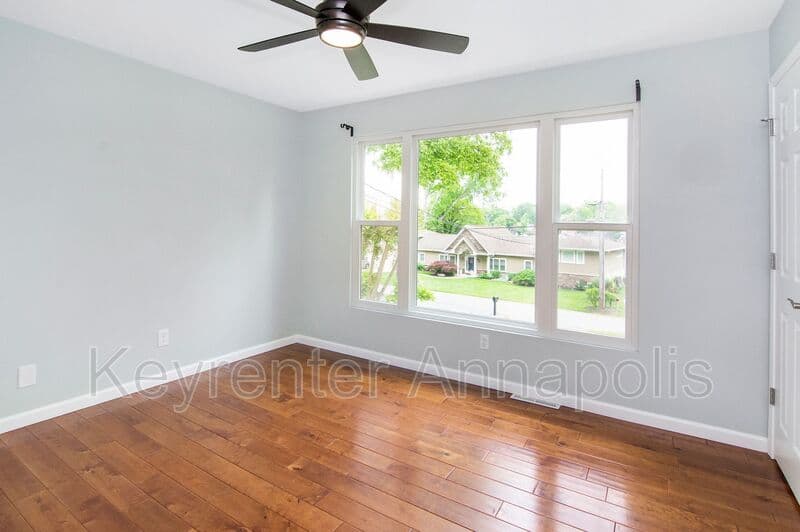 Crownsville House: 840 Valentine View