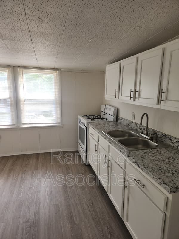 Louisville Condo: 1122 Larchmont Ave