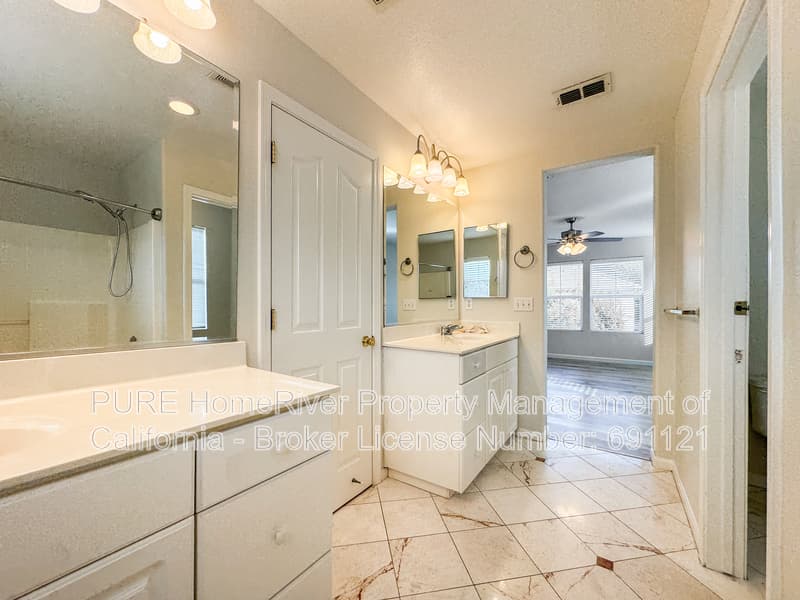 Sacramento House: 4900 Trouville Ln