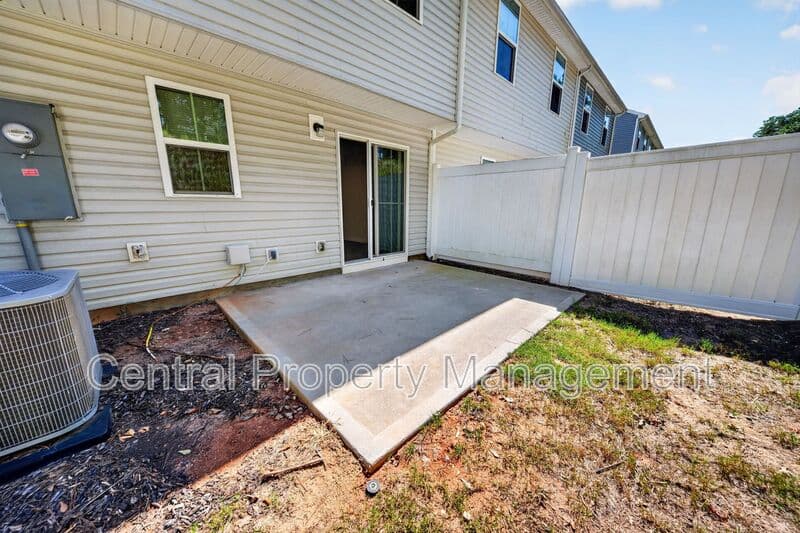 Greenville House: 165 Sarnesfield Way