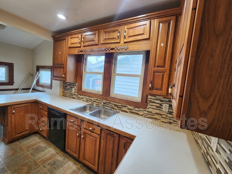 Louisville House: 3635 Taylor Blvd