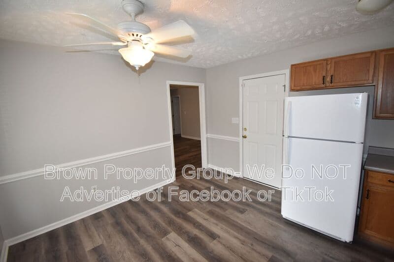 Fayetteville House: 6313 Applewhite Rd
