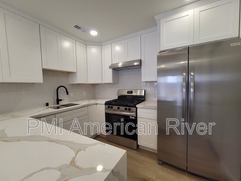 Sacramento House: 4814 Mary Kate Dr