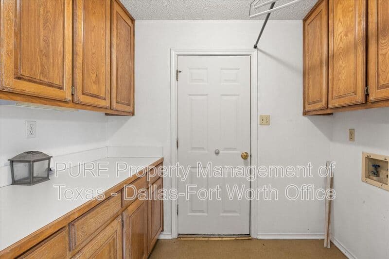 Granbury House: 3905 Frisco Cir