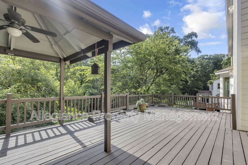 Alexandria House: 2206 Fort Ward Pl
