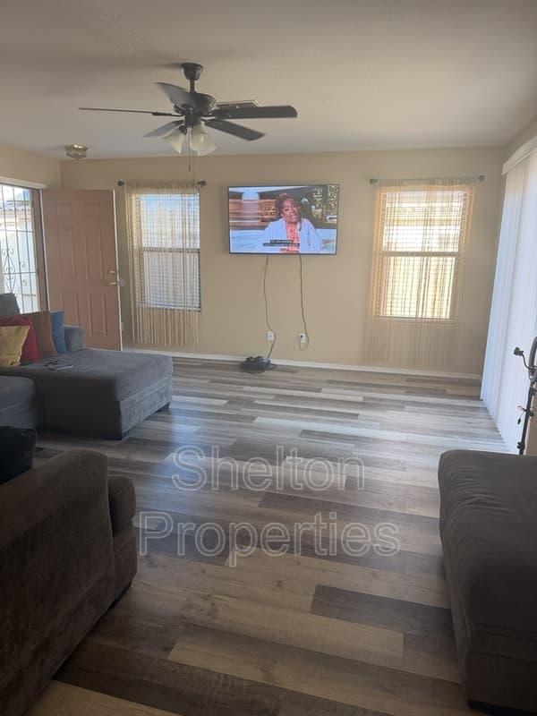 Phoenix House: 5317 S 16th Dr