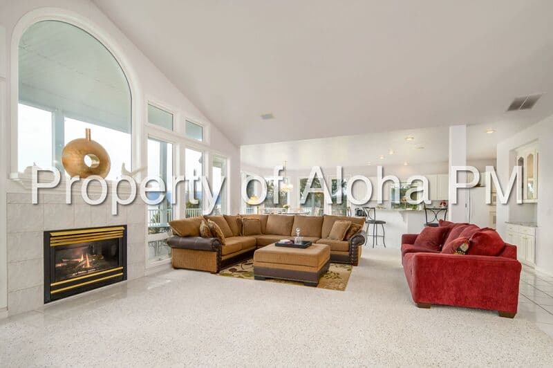 Cascade House: 108 Lakeshore Dr