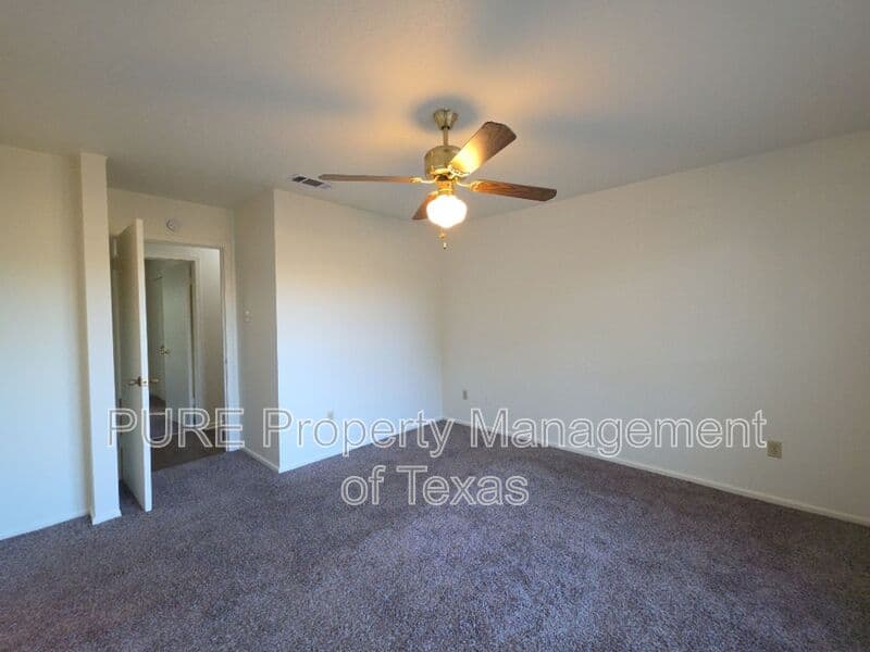 Elgin House: 304 McClendon Dr
