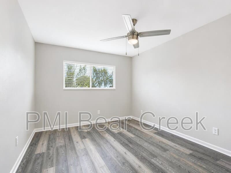 Houston Condo: 1824 Thonig Road