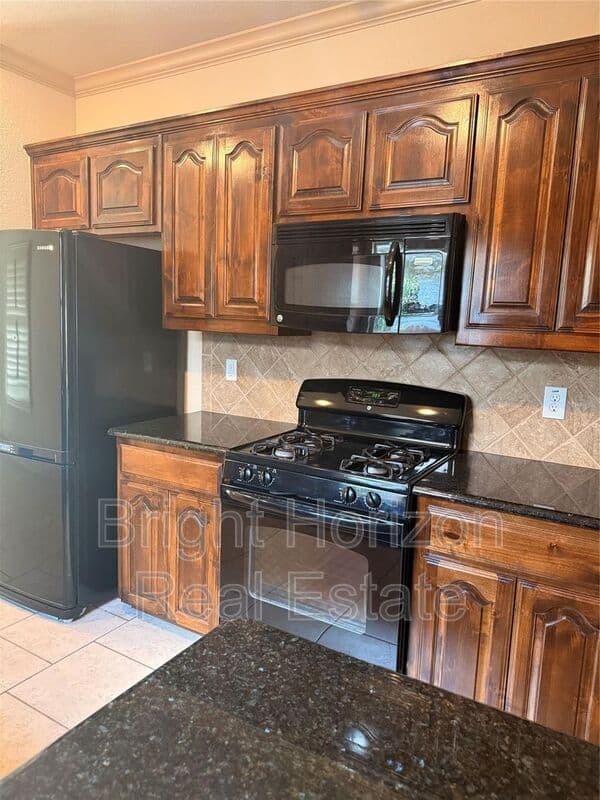 Fort Worth House: 5049 Britton Ridge Lane