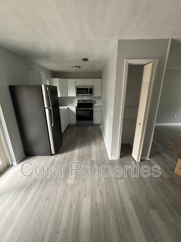 Lake Wales House: 2436 Lilly Street