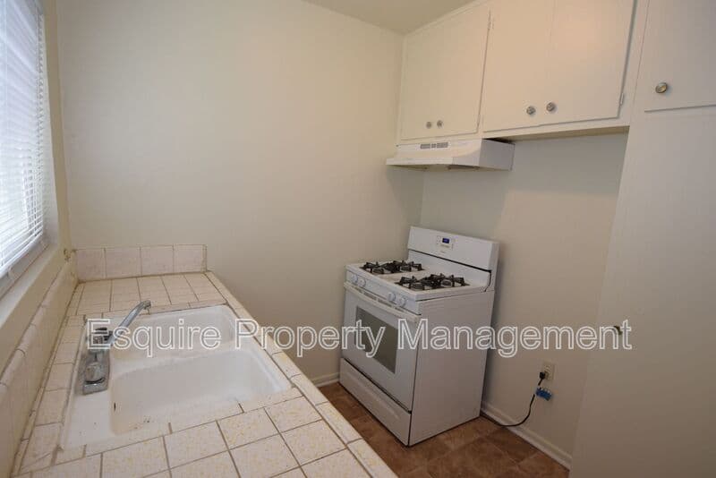 OXNARD Condo: 2050 N. VENTURA ROAD