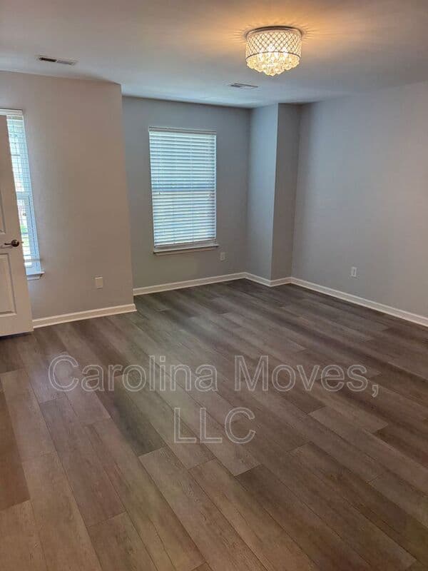 Mauldin Townhome: 479 Woodbark Ct.