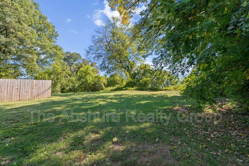 Raleigh House: 121 Gilbert Avenue