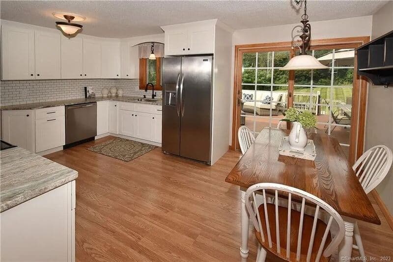 Enfield House: 281 Abbe Rd