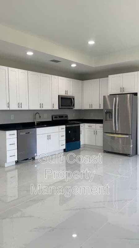 Cape Coral House: 1114 NW 22nd Terrace