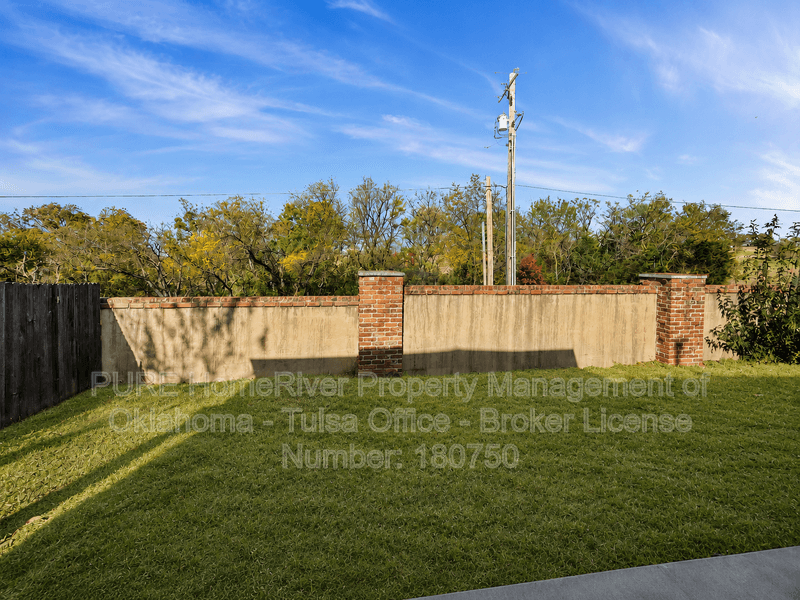 Jenks House: 209 W 111th Pl S