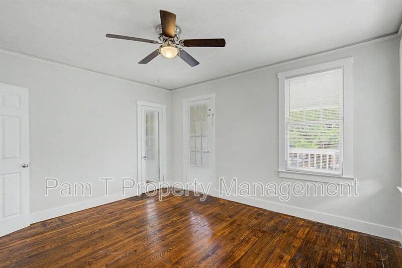 Savannah House: 815-B East 32nd Street--Upper