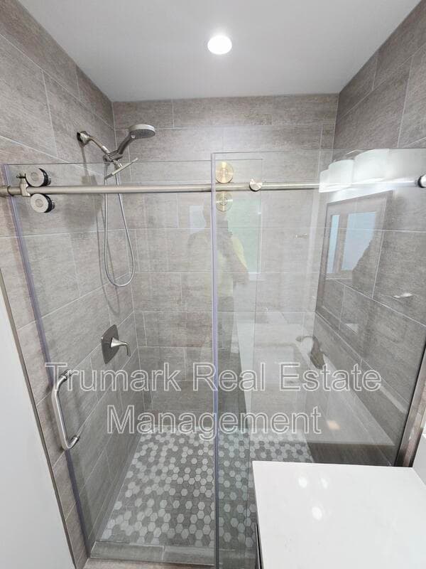 Glendale Condo: 1303 N Brand Blvd
