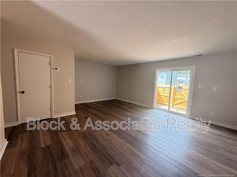 Fayetteville House: 1422 Tangora Lane