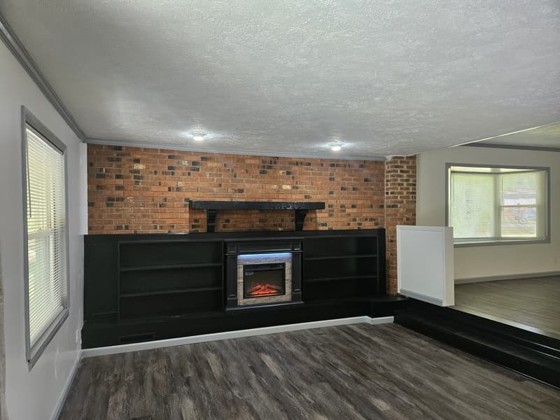 Raeford House: 415 College Drive