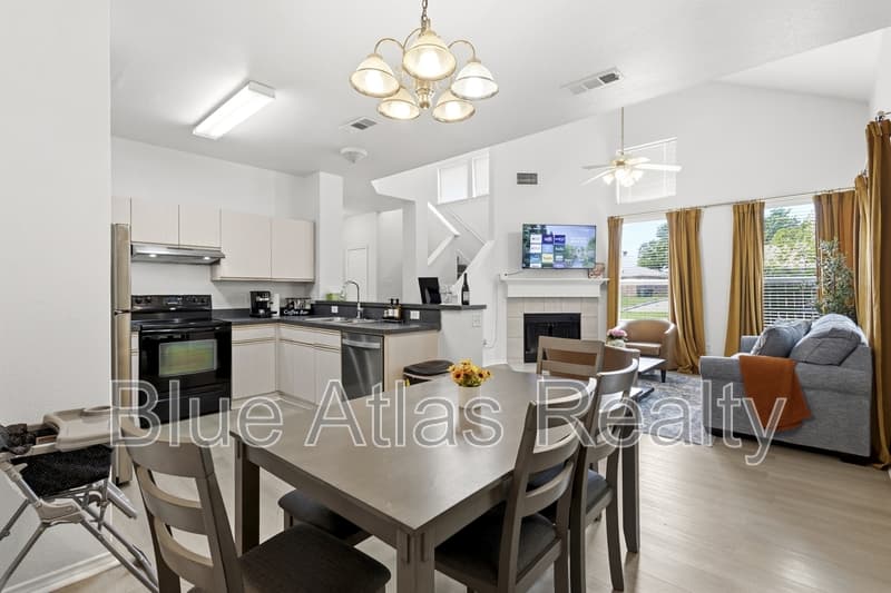 Arlington House: 1081 Enfilar Lane
