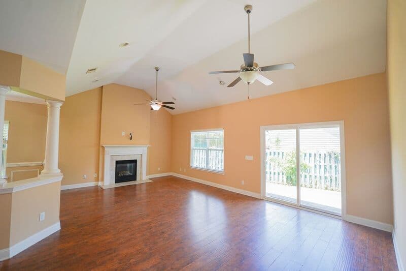 Richmond Hill House: 252 Cottonham Ct