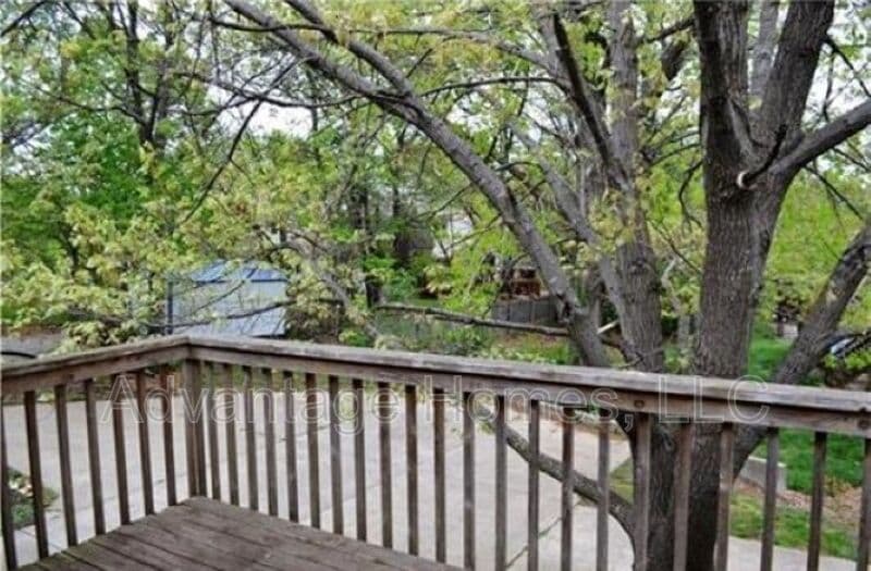 Raytown House: 11418 E 71st St