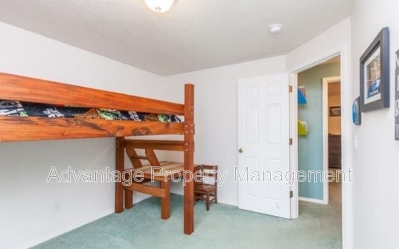 Albany House: 3122 30th SE