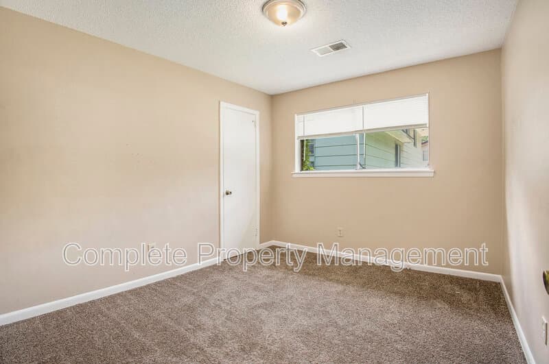Birmingham House: 3400 Walnut Avenue Southwest