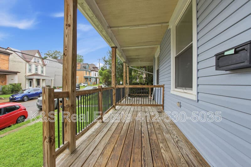 Pittsburgh House: 29 East Orchard Avenue