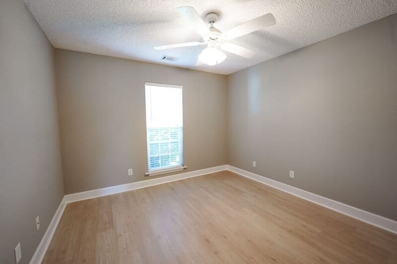 Richmond Hill House: 909 Young Way