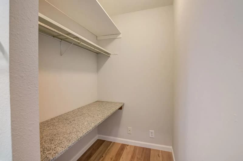 Daly City Condo: 355 Half Moon Ln