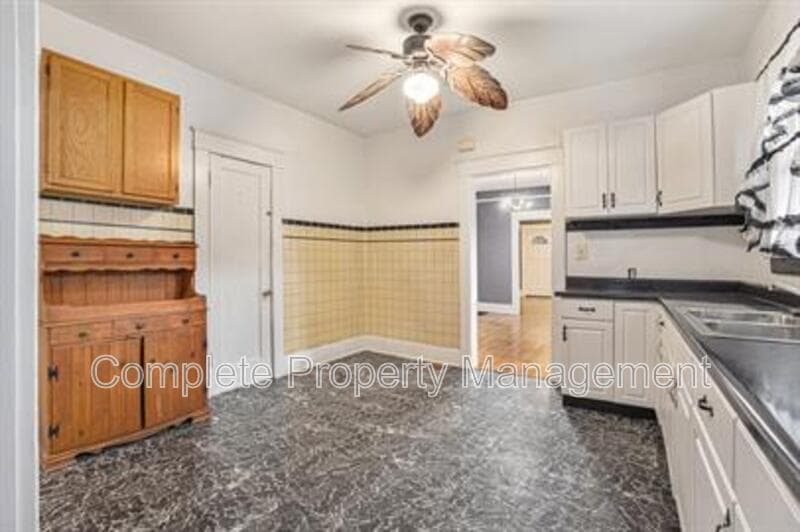 Fairfield House: 728 41st Street