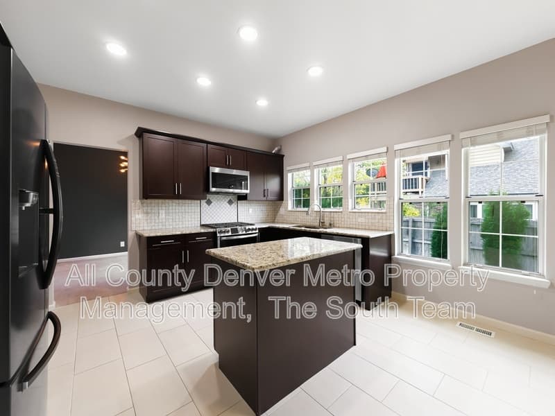 Aurora House: 14192 E Chenango Pl